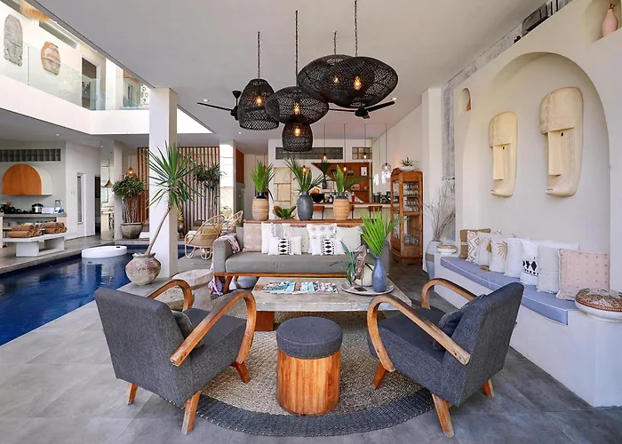 Villa 5 Min Walk To - Architect Designed Luxury - Private Butler & Breakfast Seminyak