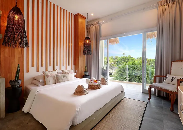 5 Min Walk To - Architect Designed Luxury - Private Butler & Breakfast
