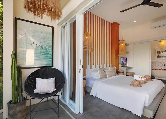 Villa 5 Min Walk To - Architect Designed Luxury - Private Butler & Breakfast