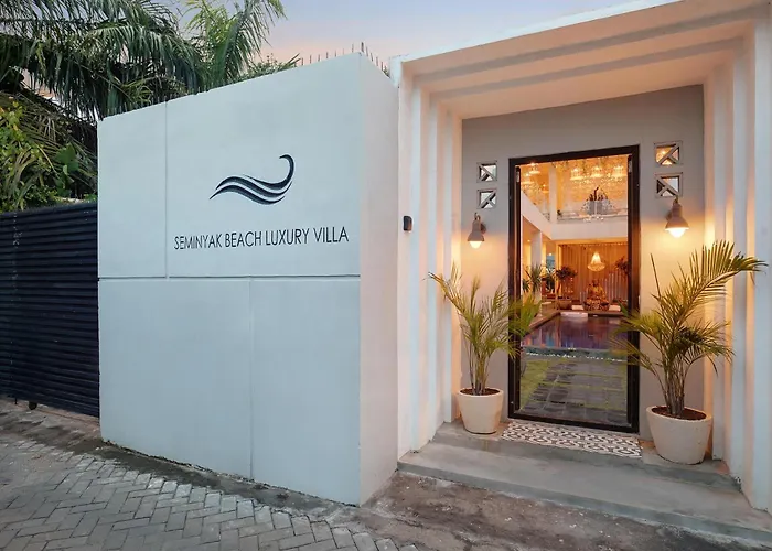 5 Min Walk To - Architect Designed Luxury - Private Butler & Breakfast